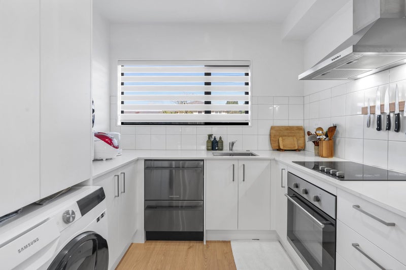 14 Eileen Newey Place, Henderson, Auckland - Carousel 2