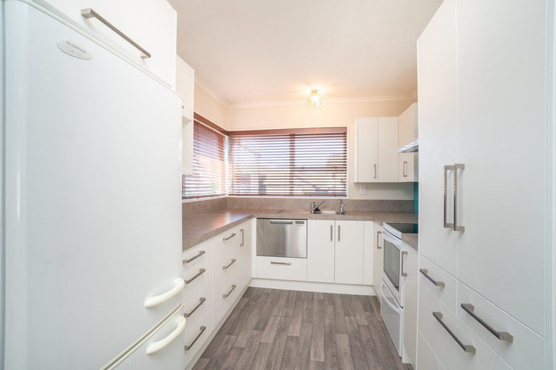 8 Edgecombe Court, Roslyn, Palmerston North - Carousel 2