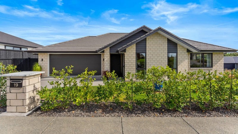 19 Stanton House Road, Paerata, Pukekohe - Carousel 1