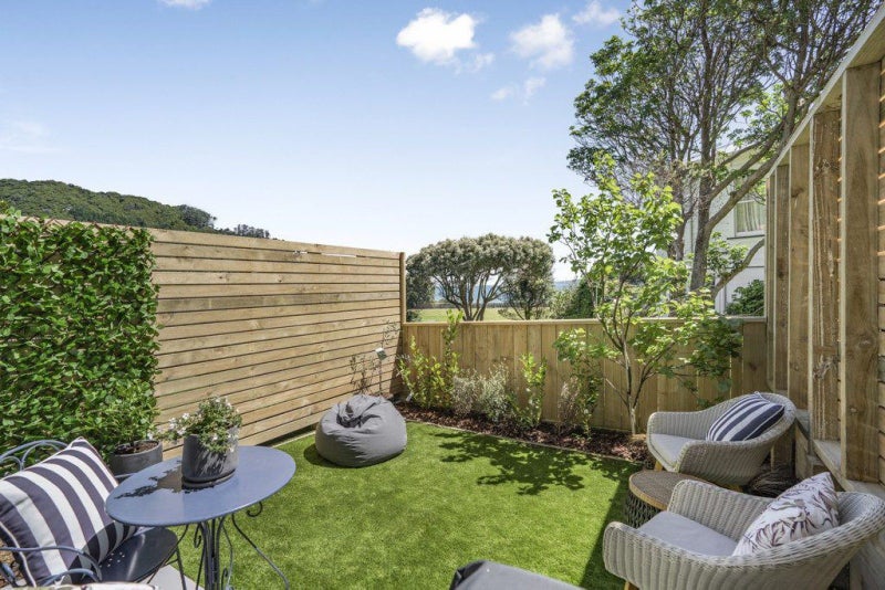 4C Ferry Road, Days Bay, Lower Hutt - Carousel 2