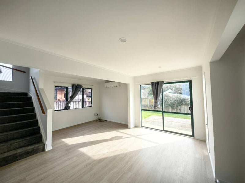 14A Pine Street, New Lynn, Auckland - Carousel 2