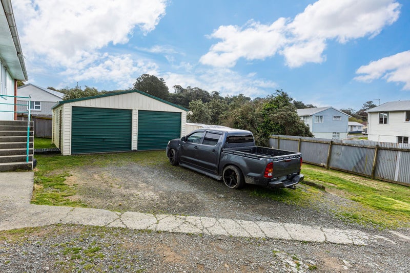 25 Loongana Street, Waitangirua, Porirua - Carousel 2