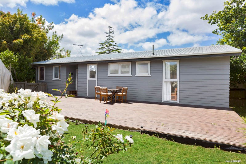 46 Taurus Crescent, Beach Haven, Auckland - Carousel 1