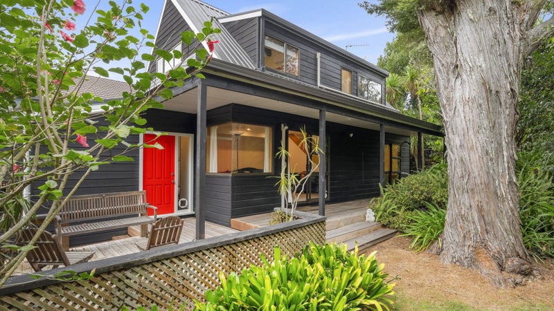 54B Peary Road, Mount Eden, Auckland - Carousel 1