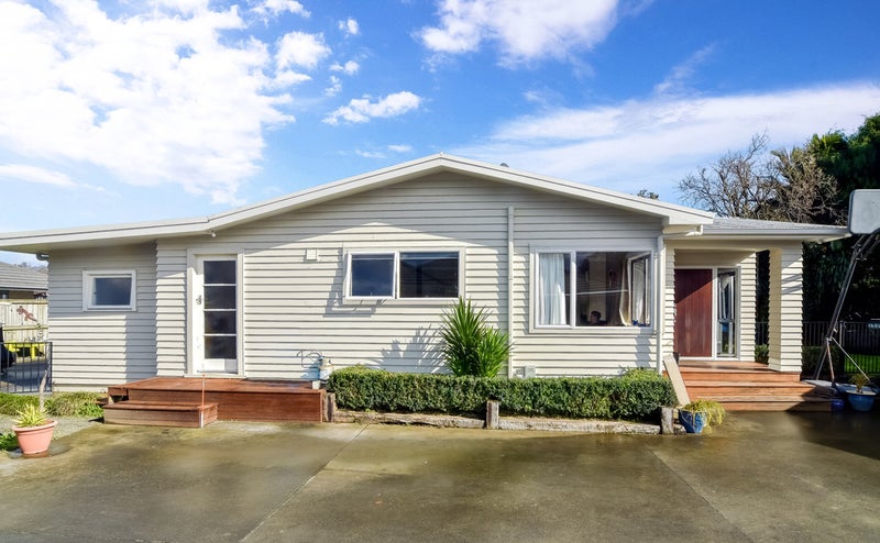 15 Saltwood Lane, Bethlehem, Tauranga - Carousel 1