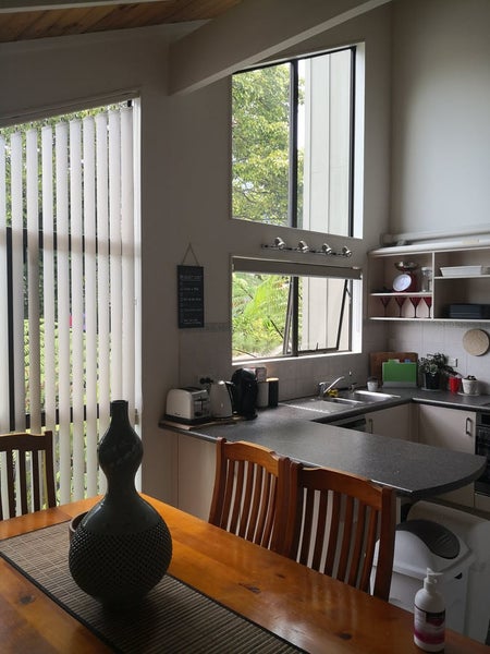 2/8 Theodora Place, Mairangi Bay, Auckland - Carousel 2