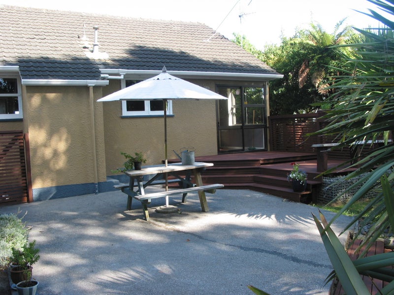 8 Stokes Crescent, Maeroa, Hamilton - Carousel 2