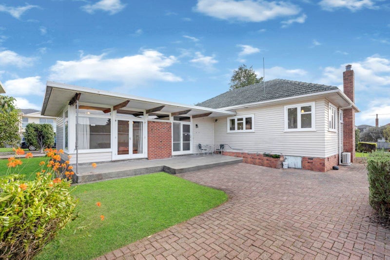 9 Nicholson Avenue, Papatoetoe, Auckland - Carousel 1