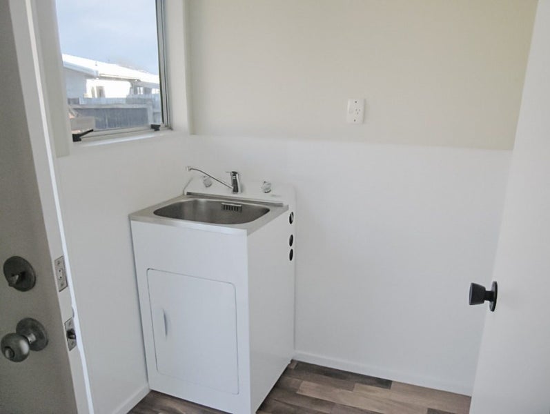 2/141 Spa Road, Taupō - Carousel 11