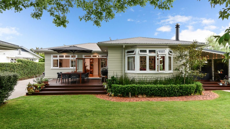 21 Argyle Street, Hamilton East, Hamilton - Carousel 1