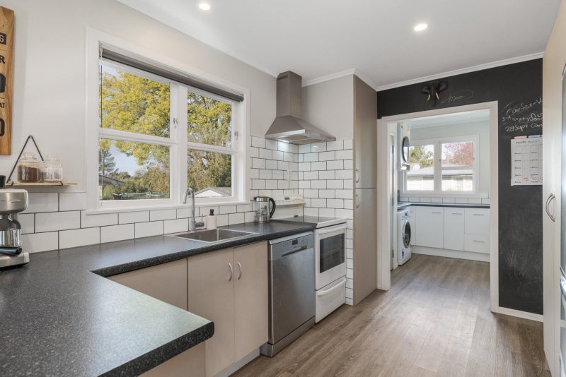 23 Kingswood Road, Brookfield, Tauranga - Carousel 2