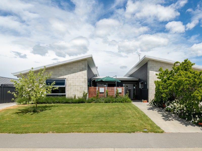 11 Trent Place, Huntingdon, Ashburton - Carousel 1