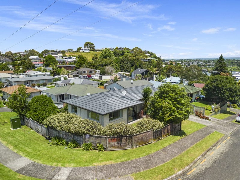 2A Graham Place, Bellevue, Tauranga - Carousel 1