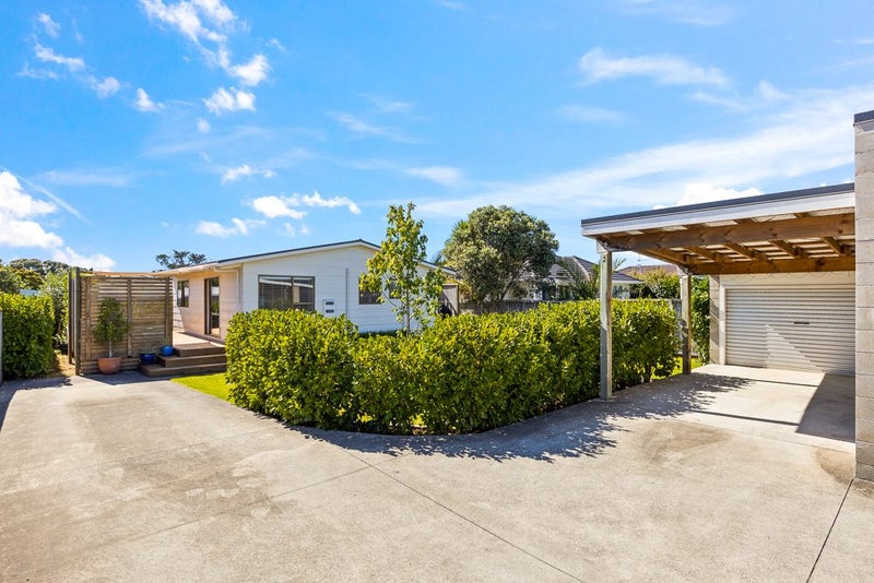 3A Hikurangi Street, Te Atatu Peninsula, Auckland - Carousel 1