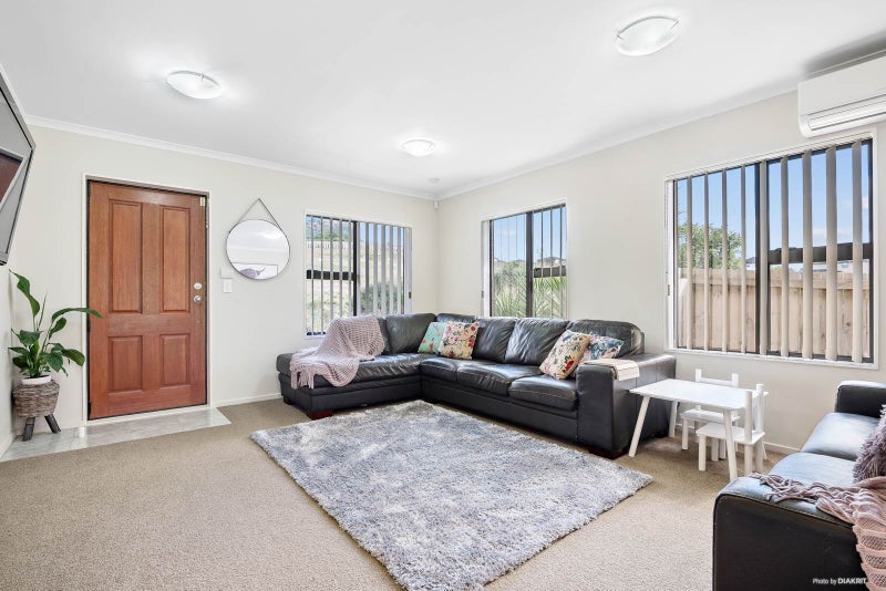 26 Burton's Drive, Swanson, Waitakere - Carousel 2