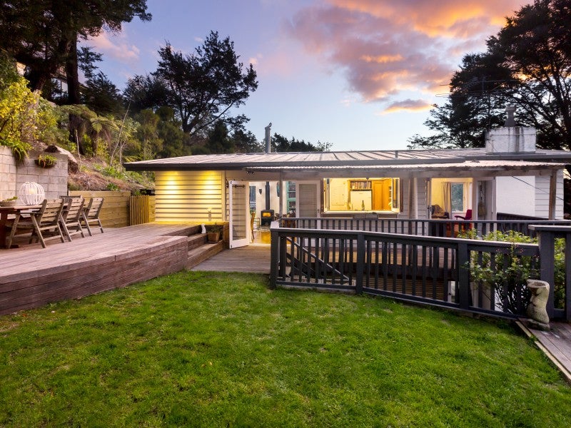 54 Chatsworth Road, Silverstream, Upper Hutt - Carousel 2