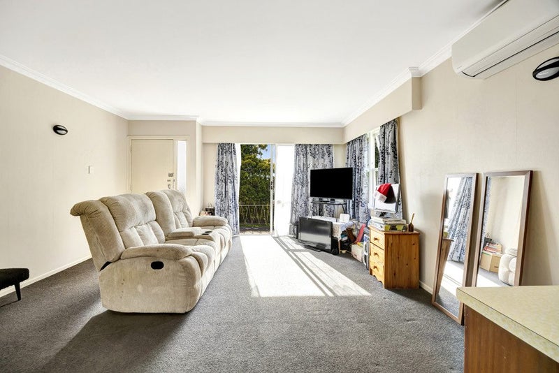 20 Acacia Crescent, Glenview, Hamilton - Carousel 2