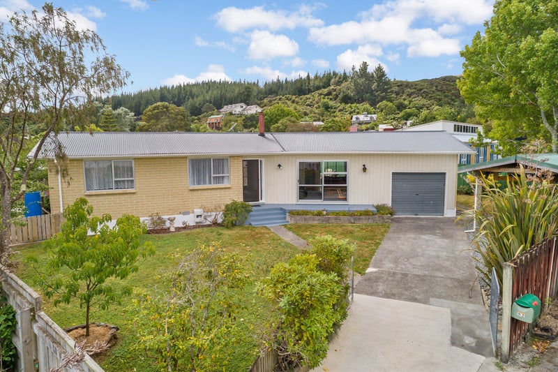 54 Hillside Drive, Maoribank, Upper Hutt - Carousel 1