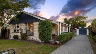 12 Malabar Crescent, Broomfield, Christchurch - Carousel 1