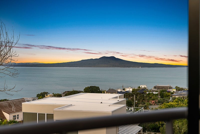 11B Midway Avenue, Castor Bay, Auckland - Carousel 2