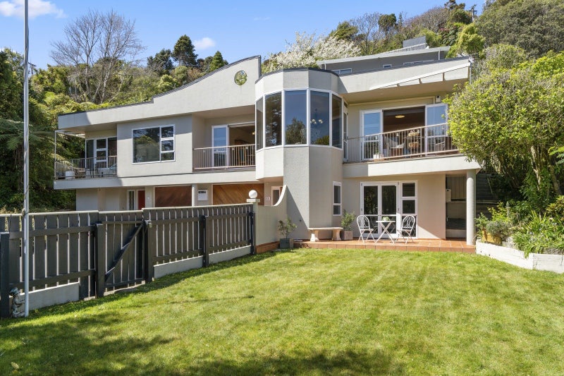 11F Duncan Street, Tawa, Wellington - Carousel 1
