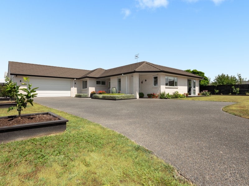 23 Mortlake Heights, Pyes Pa, Tauranga - Carousel 1