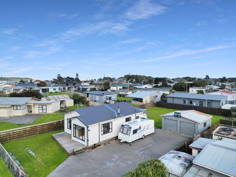 2 Huia Street, Foxton Beach, Foxton - Carousel 2