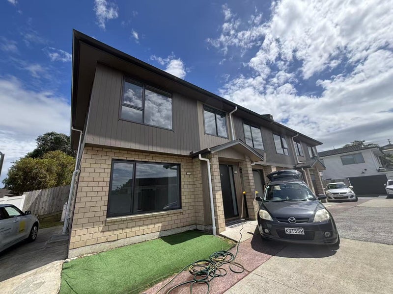 31A Helleur Road, Massey, Auckland - Carousel 2