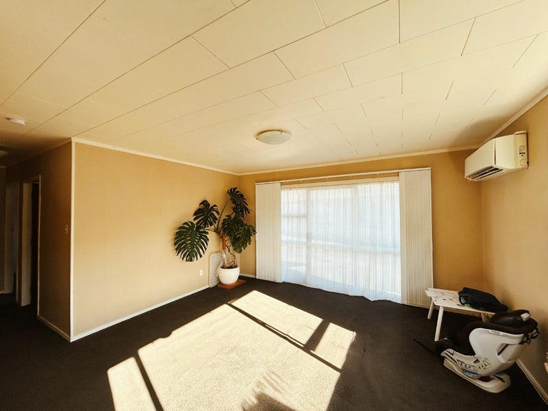 2/6 Snead Place, Hamilton East, Hamilton - Carousel 2