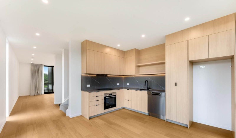 46 Amber Court, Stonefields, Auckland - Carousel 2