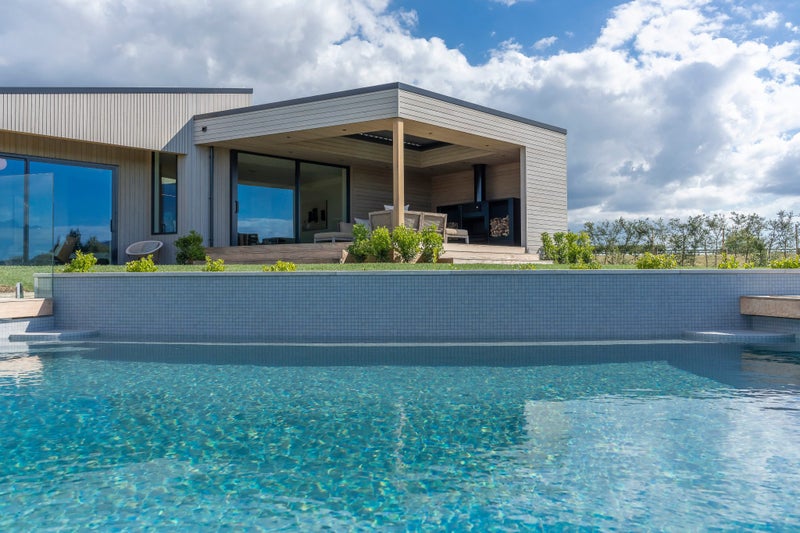 148 Monument Road, Clevedon, Clevedon - Carousel 1