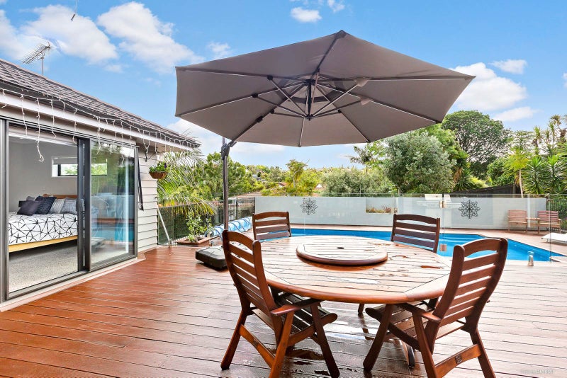 19 Montclair Rise, Browns Bay, Auckland - Carousel 1