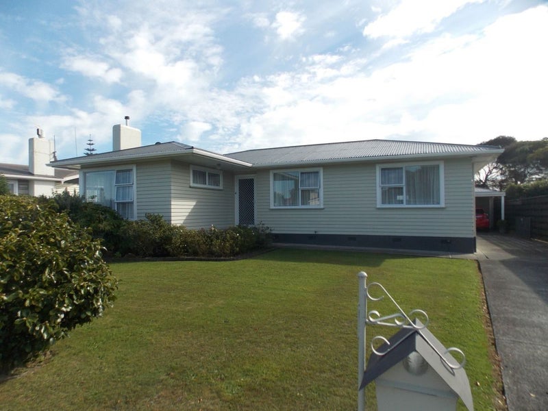 45 Sutherland Crescent, Westbrook, Palmerston North - Carousel 1