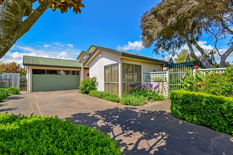 32 Caroline Crescent, Highbury, Palmerston North - Carousel 2