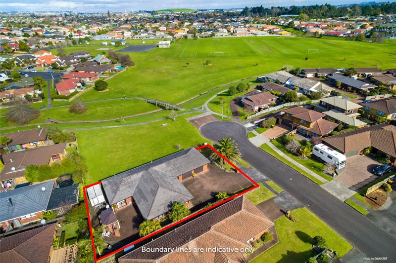 10 Kookaburra Place, Botany Downs, Auckland - Carousel 1