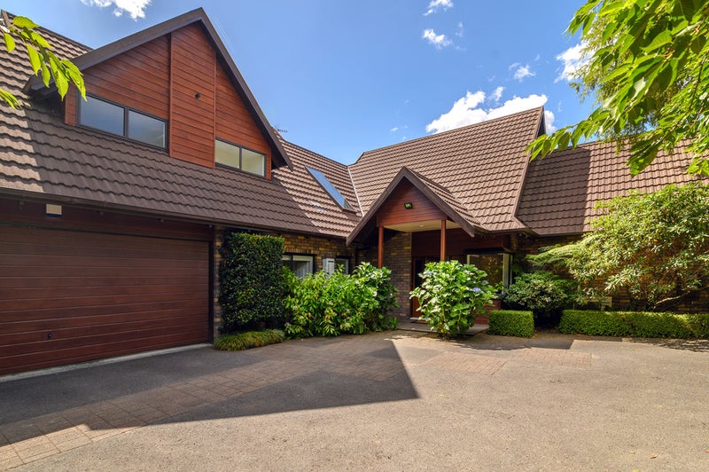 10 Shane Place, Lynmore, Rotorua - Carousel 1