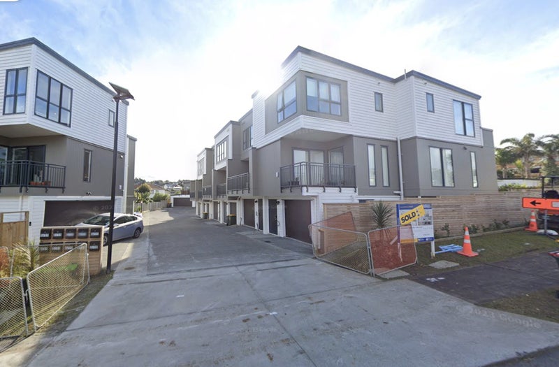 1/11 Oteha Valley Road, Northcross, Auckland - Carousel 22