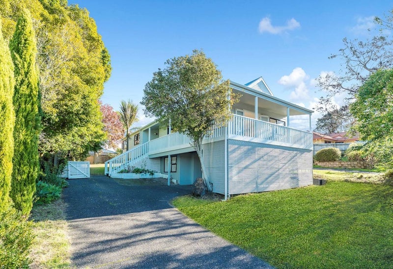 13 Lesa Annis Place, Henderson, Auckland - Carousel 1