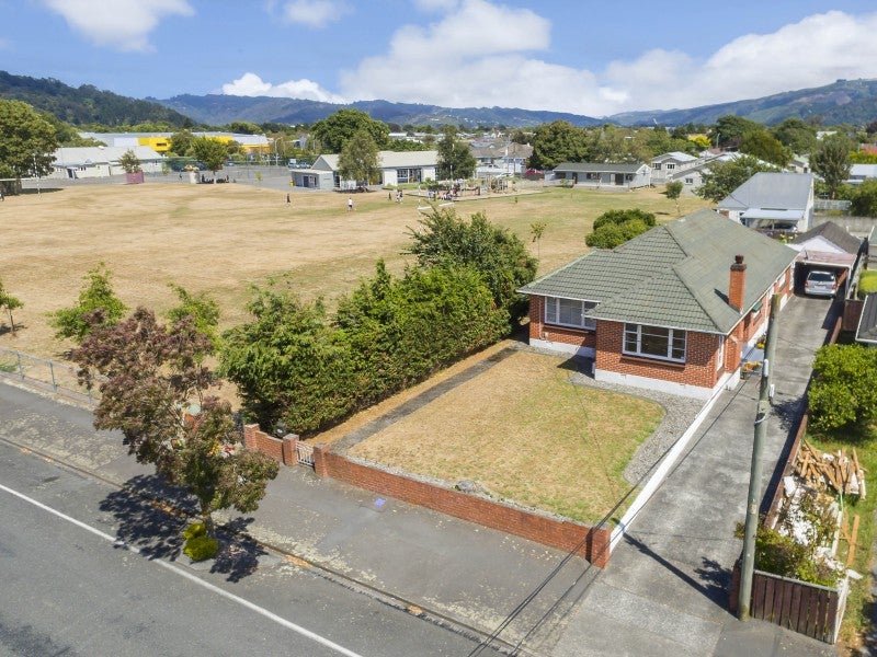 33 Pine Avenue, Upper Hutt Central, Upper Hutt - Carousel 1