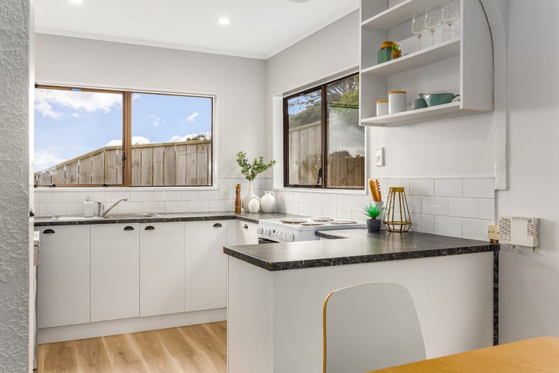 72 Omapere Street, Whitby, Porirua - Carousel 2