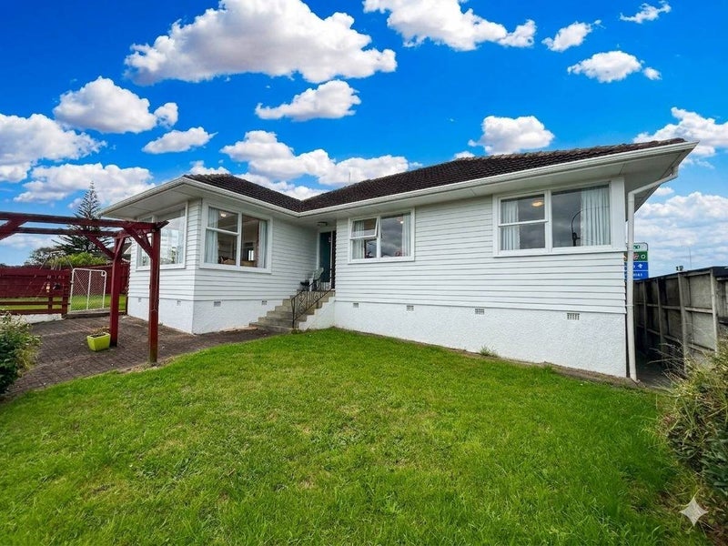 1 Cordelia Place, New Windsor, Auckland - Carousel 14