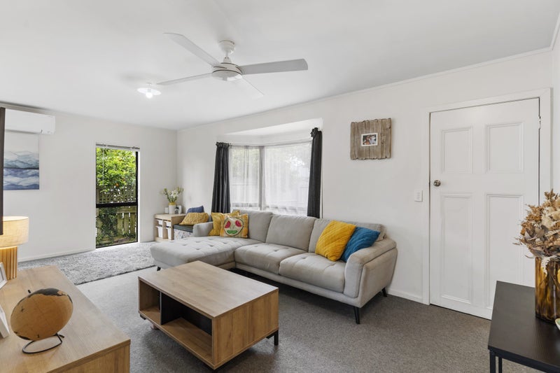 1/667 Te Atatu Road, Te Atatu Peninsula, Auckland - Carousel 2