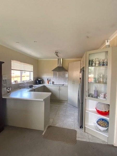 44 Merlot Drive, Pyes Pa, Tauranga - Carousel 2