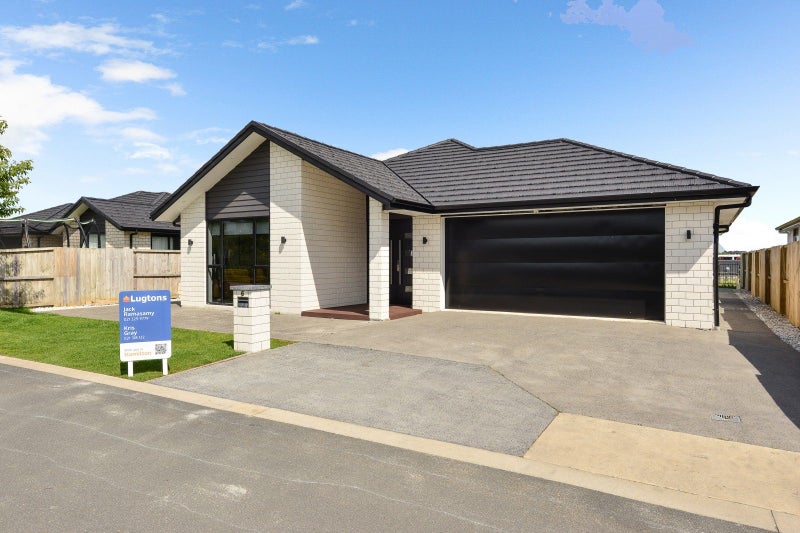 6 Kukari Close, Flagstaff, Hamilton - Carousel 1