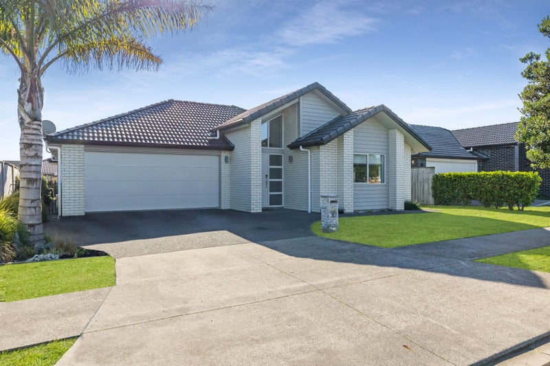 61 Turnberry Drive, Wattle Downs, Auckland - Carousel 1