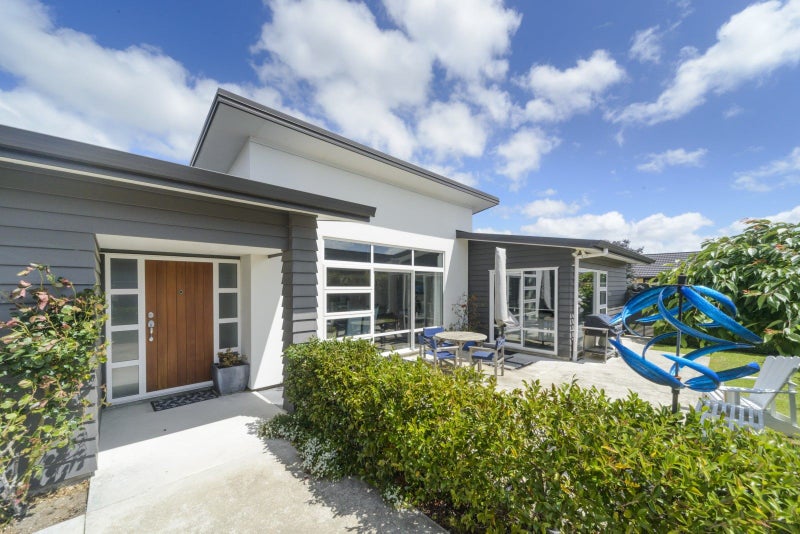 3 Levi Place, Kelvin Grove, Palmerston North - Carousel 2