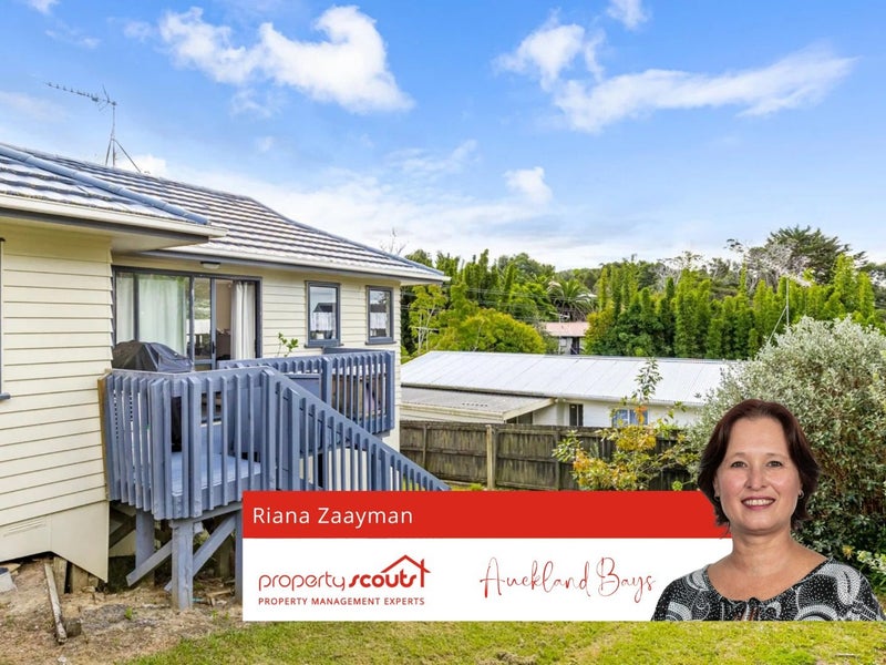 25 Lilburn Crescent, Massey, Auckland - Carousel 1