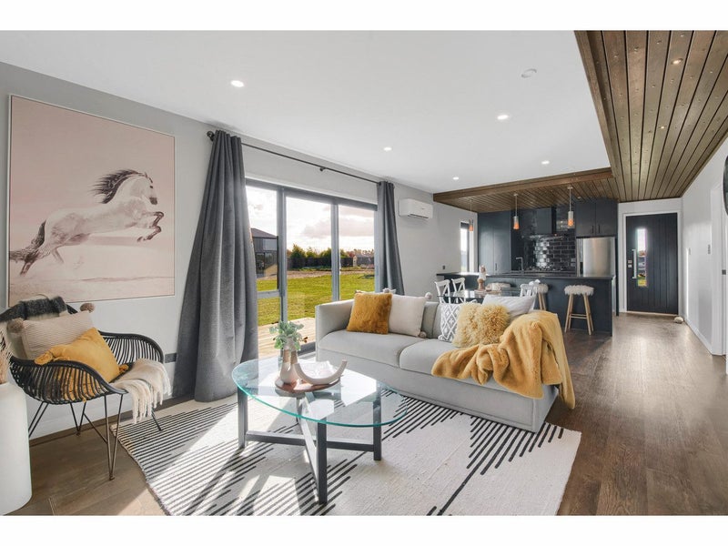 1 Hampton Drive, Swannanoa - Carousel 1