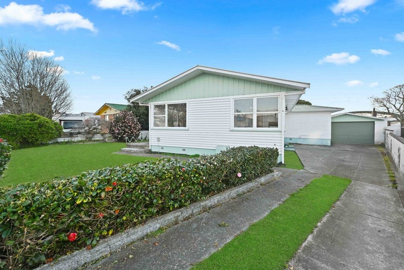 12 Rosalind Street, Deanwell, Hamilton - Carousel 2