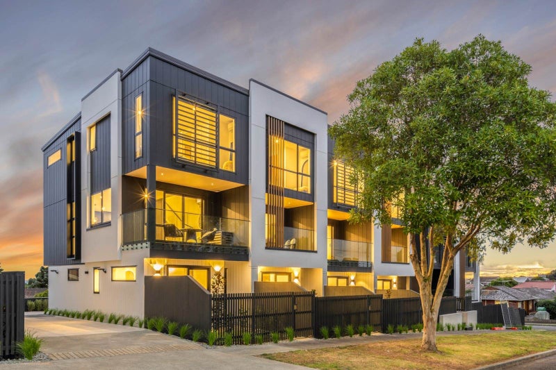 33 Turama Road, Royal Oak, Auckland - Carousel 1